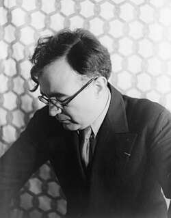 Karl van Vexten tərəfindən çəkilən Karlos Çavesin portreti (1937)